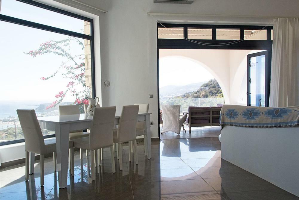 Evilia Luxury Villa Amoopi Exteriör bild