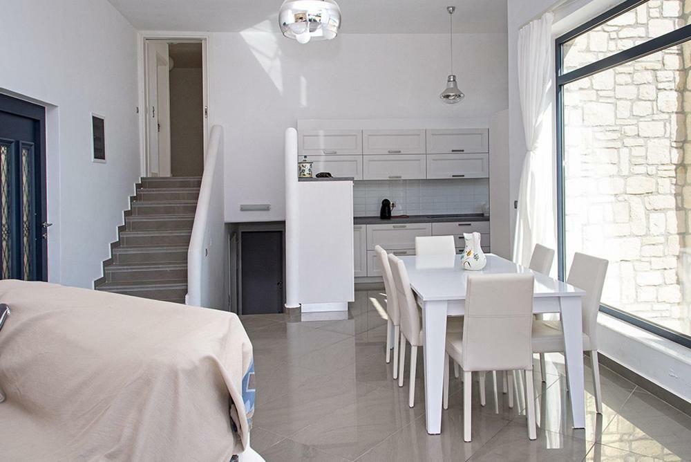 Evilia Luxury Villa Amoopi Exteriör bild